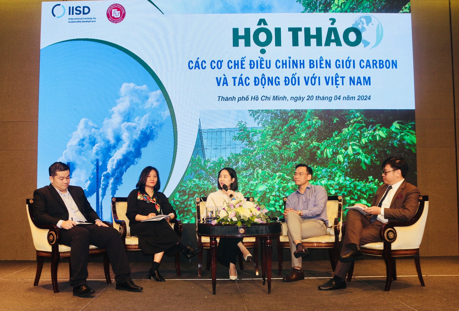 Trường Đại học Ngoại thương tổ chức Hội thảo về phòng chống biến đổi khí hậu -0