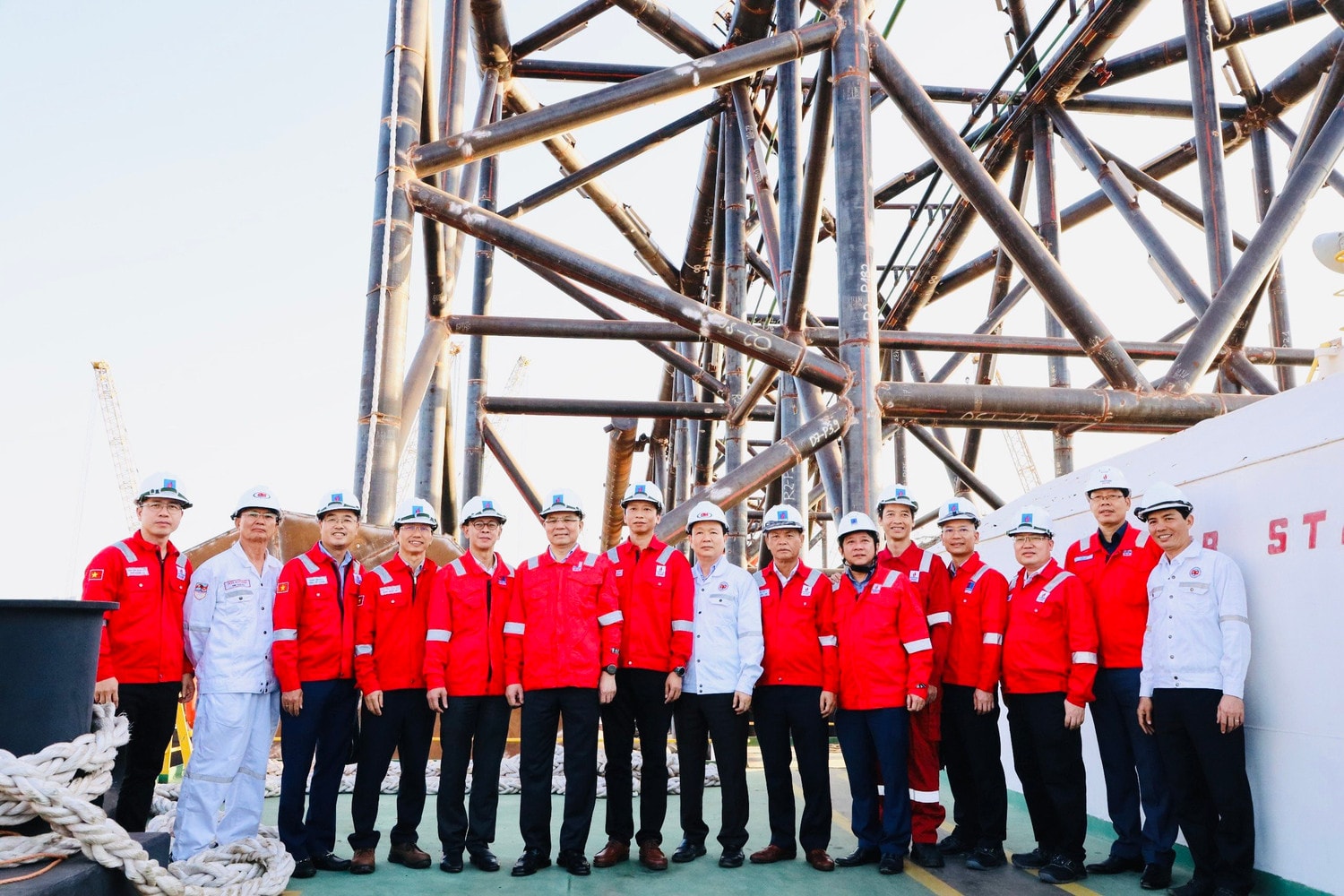 Khởi công thi công biển và ghi nhận 2,3 triệu giờ an toàn  -0