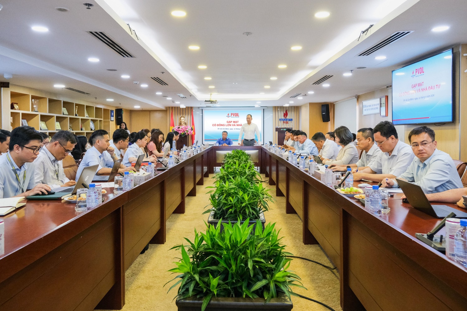 PVOIL cam kết nỗ lực hết sức, tận dụng mọi cơ hội để tăng trưởng trong năm 2024 -0