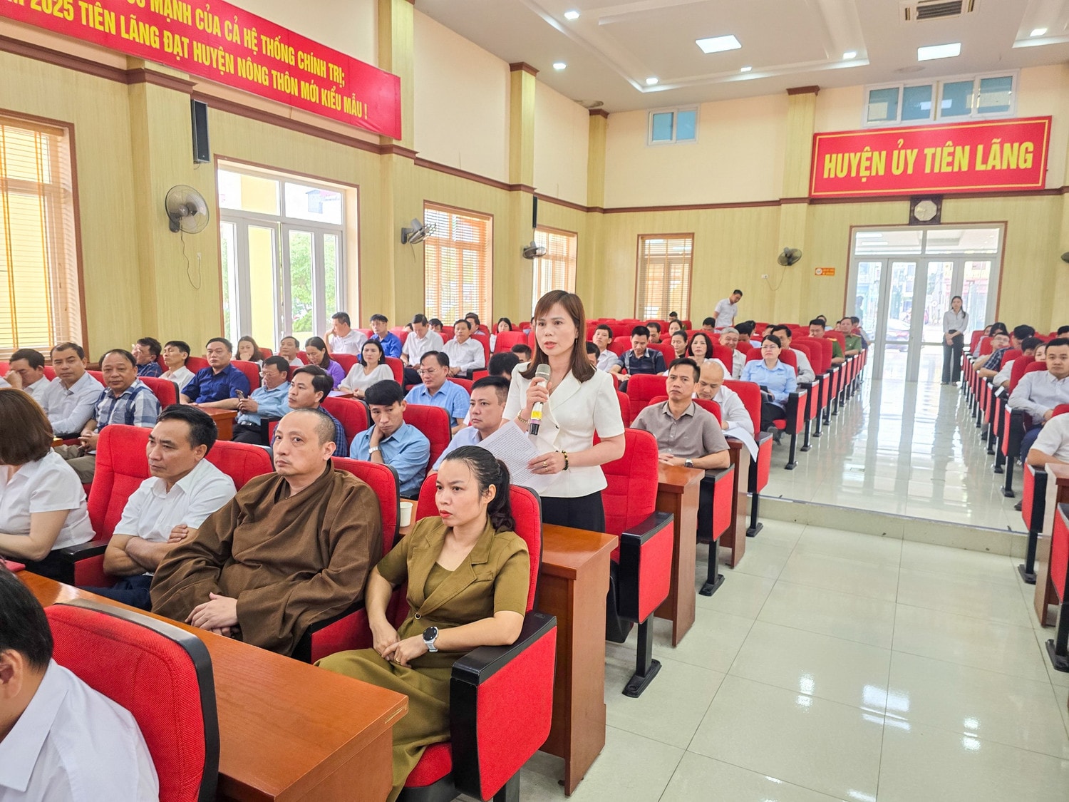 Đoàn ĐBQH thành phố Hải Phòng tiếp xúc cử tri huyện Tiên Lãng trước Kỳ họp thứ Bảy -0