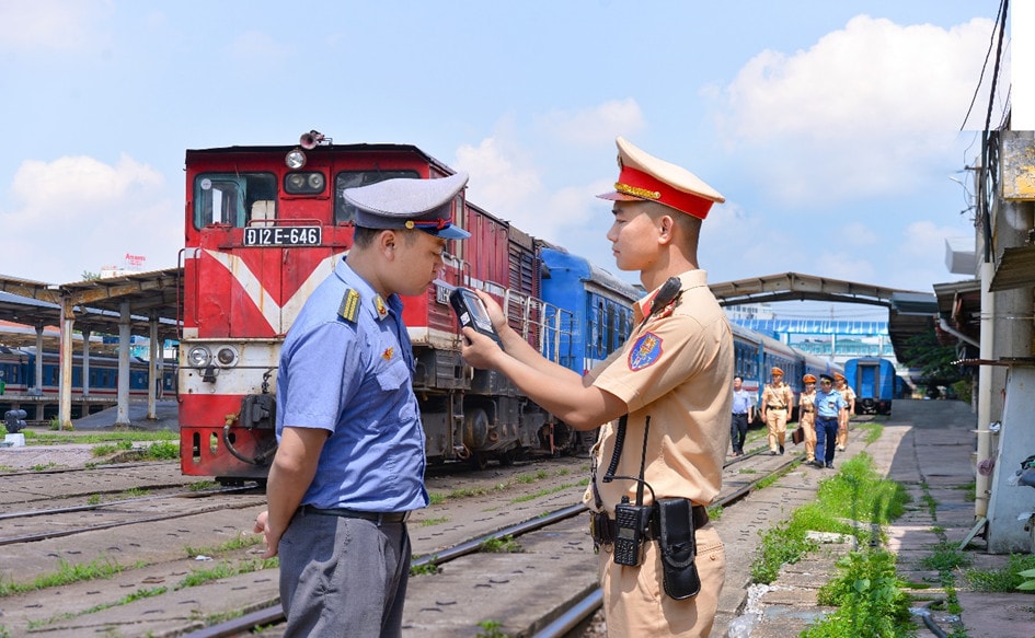 Hà Nội: Phòng Cảnh sát giao thông triển khai Phương án bảo đảm trật tự, an toàn giao thông trong dịp nghỉ lễ 30.4 và 1.5.2024. -0