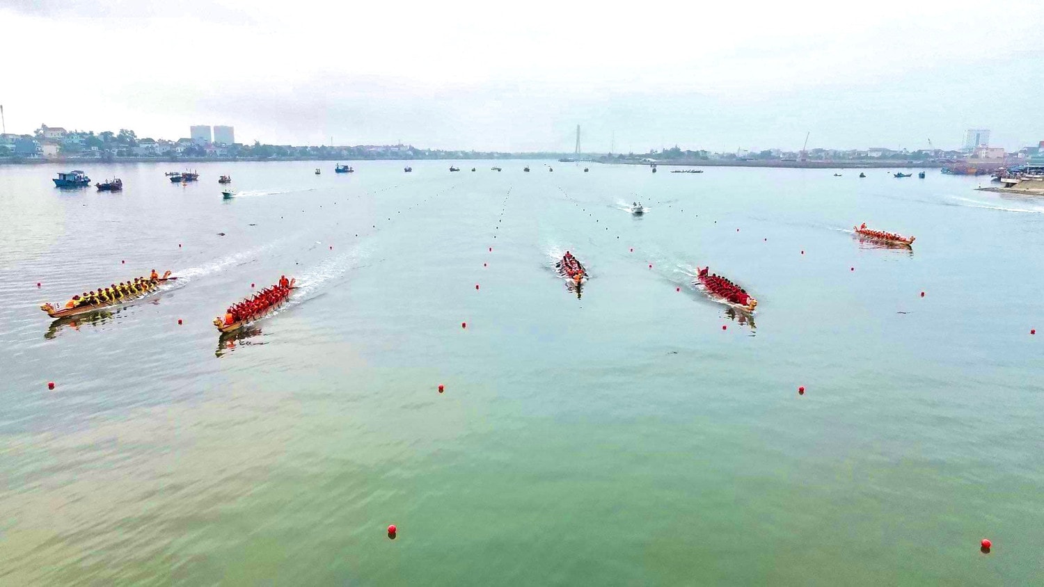 Khai mạc giải Đua thuyền truyền thống vô địch quốc gia năm 2024 tại Quảng Bình -0