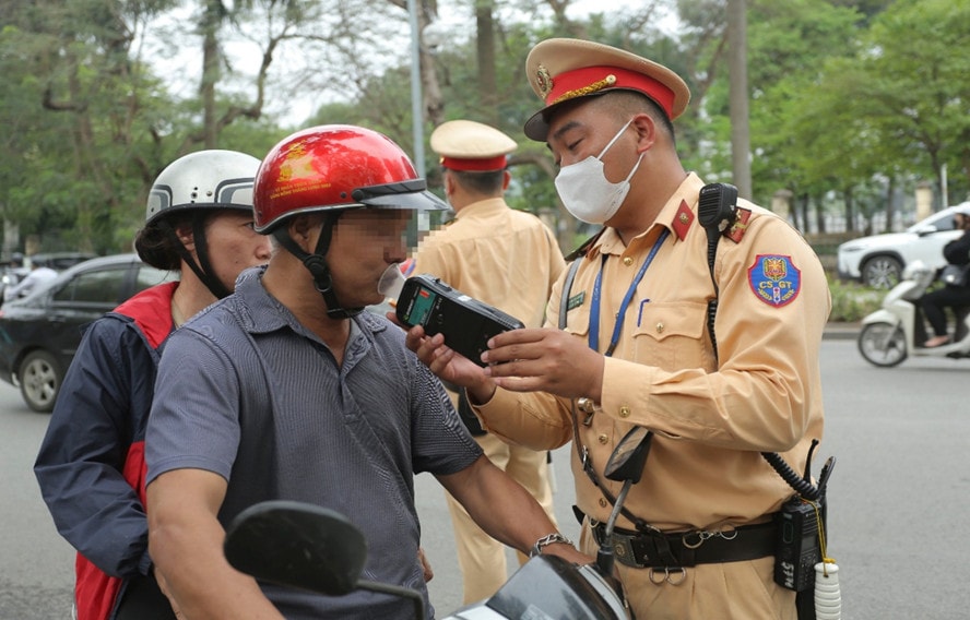 Hà Nội: Phòng Cảnh sát giao thông triển khai Phương án bảo đảm trật tự, an toàn giao thông trong dịp nghỉ lễ 30.4 và 1.5.2024. -0