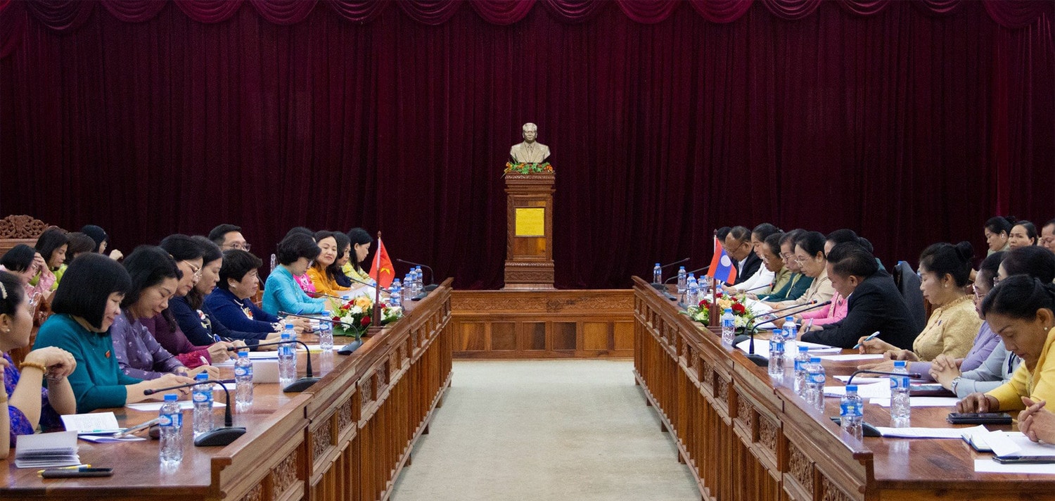 Nhóm nữ ĐBQH Việt Nam hội đàm với Nhóm nữ ĐBQH Lào -0