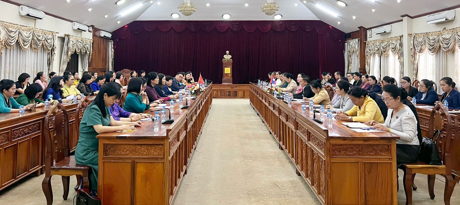Nhóm nữ ĐBQH Việt Nam hội đàm với Nhóm nữ ĐBQH Lào -0