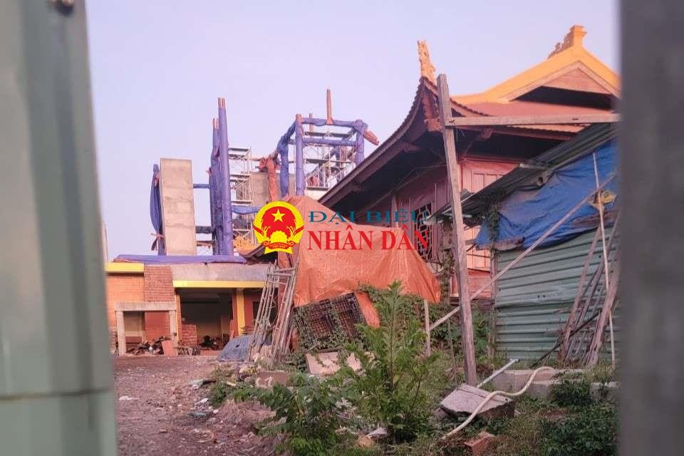 Đề nghị làm rõ nhiều công trình có dấu hiệu lấn chiếm sông, rạch, xây dựng sai phép đang ngang nhiên tồn tại phường Long Phước, TP. Thủ Đức -0