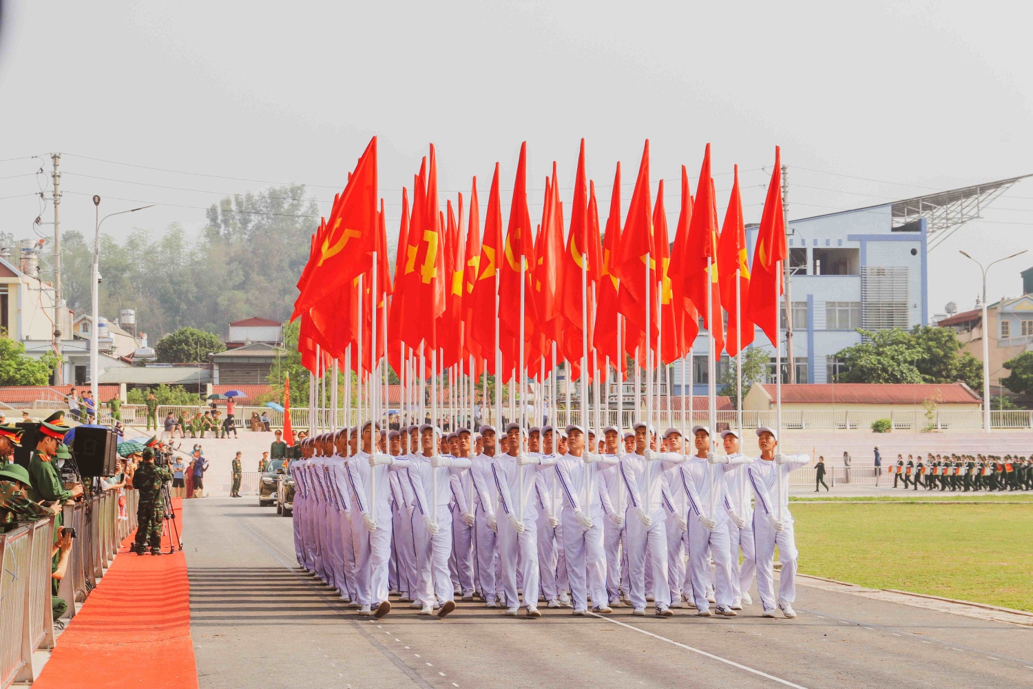 Hợp luyện diễu binh chào mừng Lễ Kỷ niệm 70 năm Chiến thắng Điện Biên Phủ -4