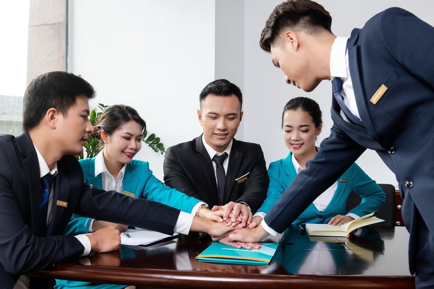 ABBank tăng đầu tư phát triển công nghệ, số lượng giao dịch online tăng mạnh trong quý I/2024 -0