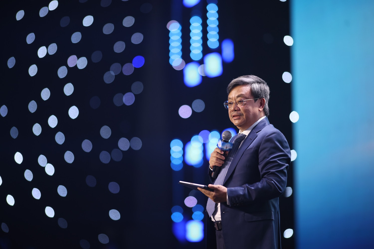 Chủ tịch Tập đoàn Masan, Ông Nguyễn Đăng Quang phát biểu tại ĐHĐCĐ 2024 Mỗi gia đình Việt Nam, mọi sản phẩm Masan; mỗi gia đình thế giới, ít nhất một sản phẩm Masan” -0