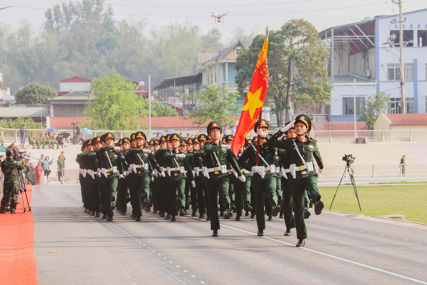Hợp luyện diễu binh chào mừng Lễ Kỷ niệm 70 năm Chiến thắng Điện Biên Phủ -4