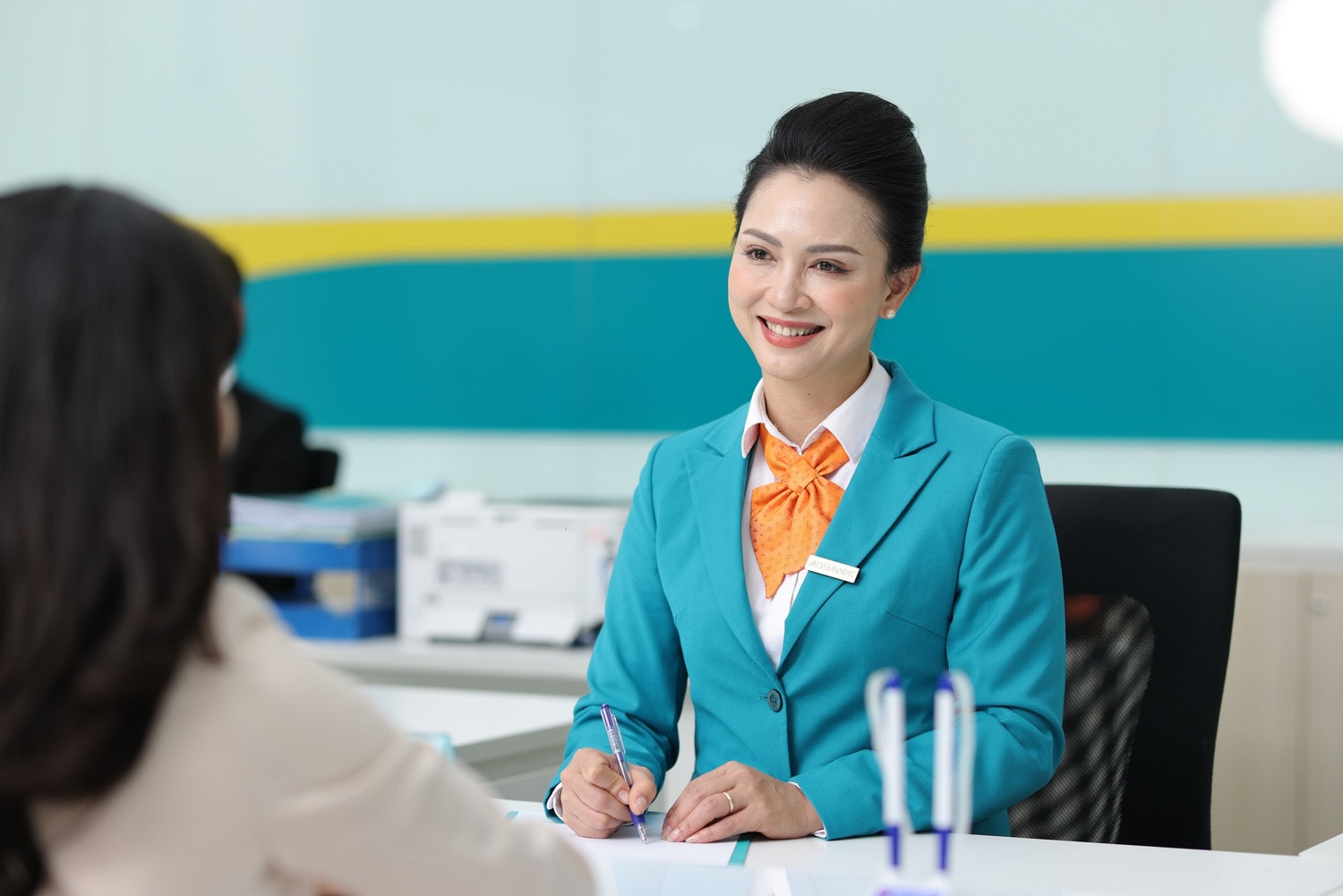 ABBANK hiện đang tích cực đầu tư vào làm mới chiến lược ngân hàng các công tác chuyển đổi ABBank tăng đầu tư phát triển công nghệ, số lượng giao dịch online tăng mạnh trong quý I/2024 -0