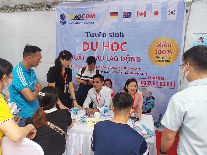 Gần 2.400 cơ hội việc làm cho người lao động tại phiên giao dịch việc làm huyện Thạch Thất -0