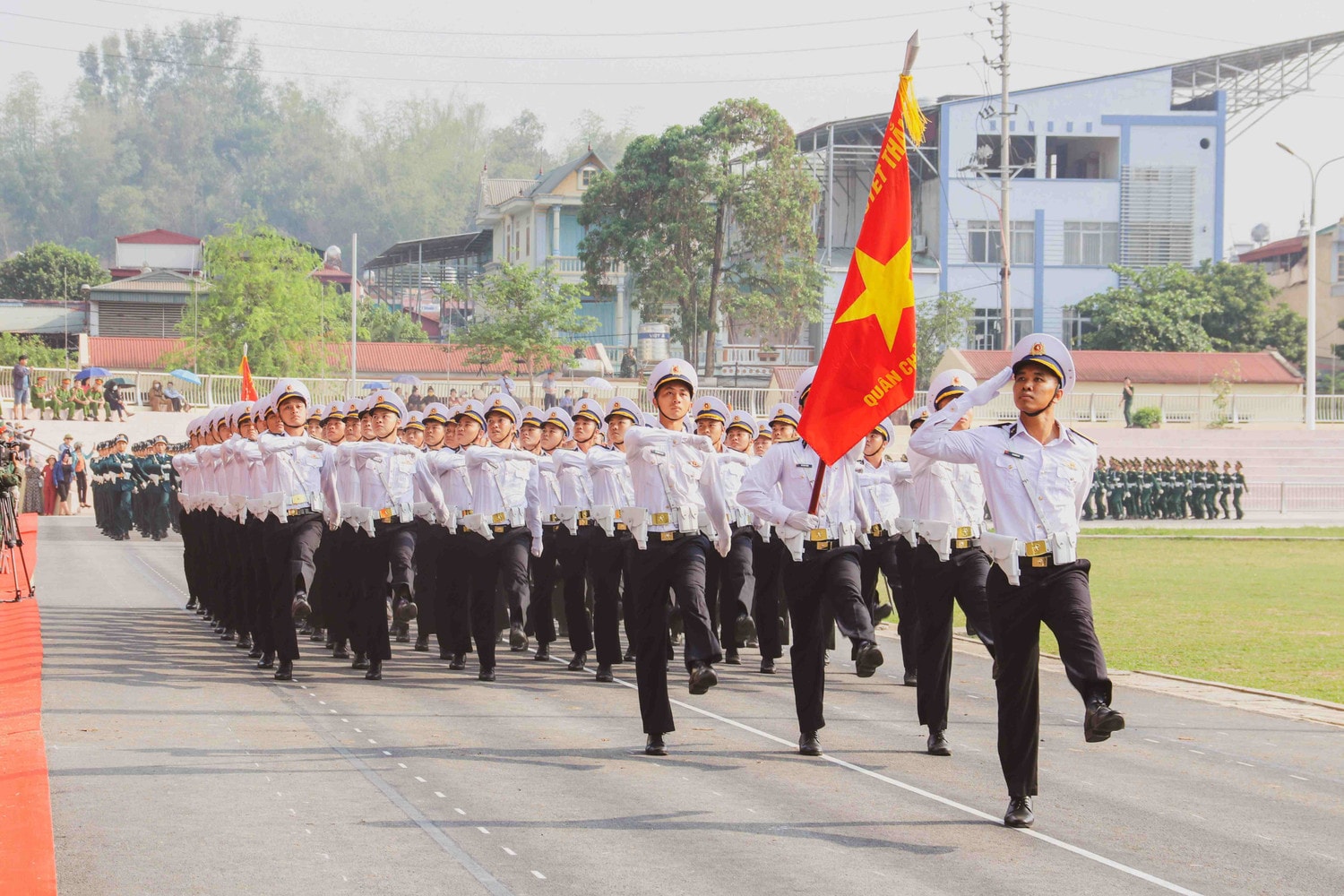 Hợp luyện diễu binh chào mừng Lễ Kỷ niệm 70 năm Chiến thắng Điện Biên Phủ -7
