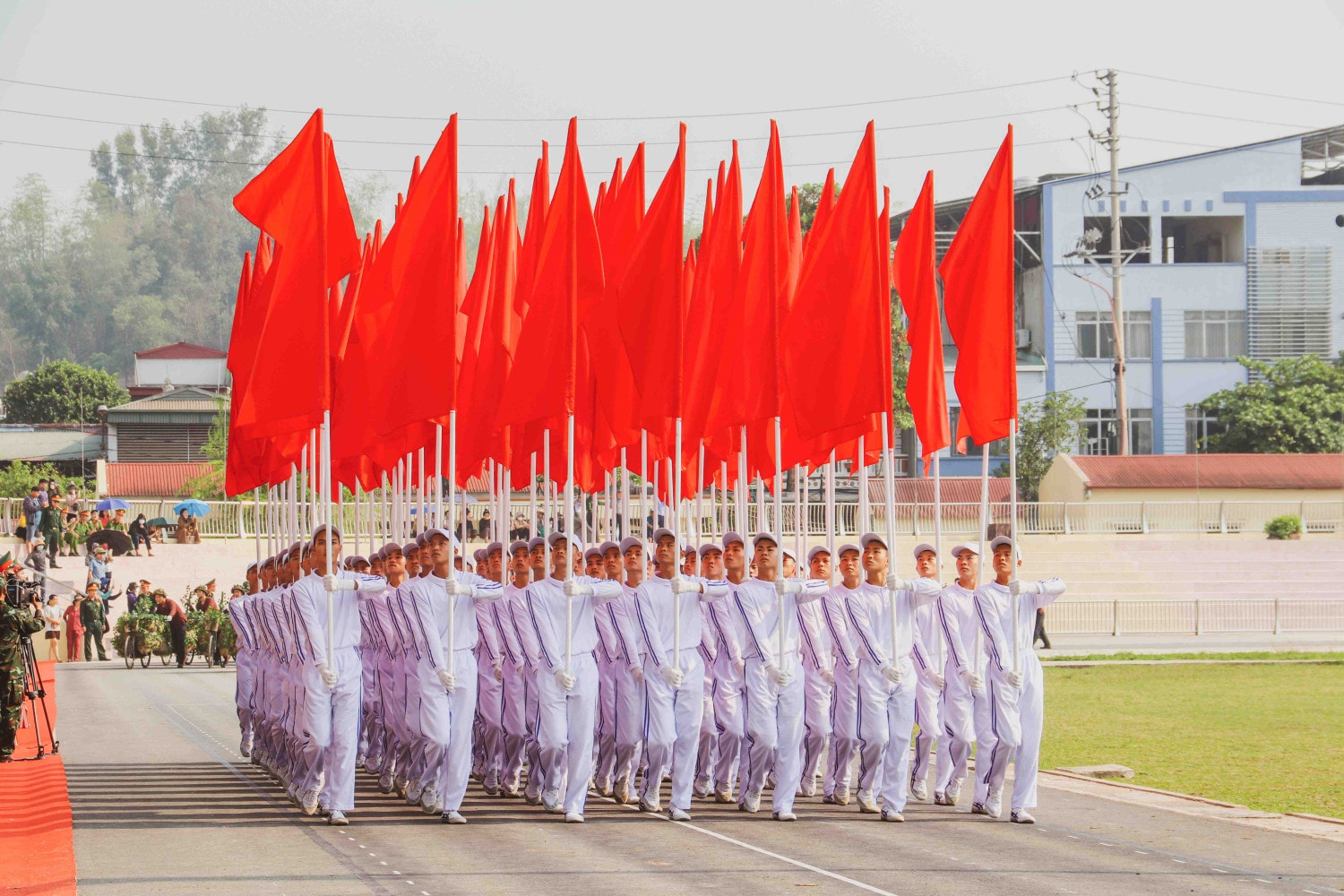 Hợp luyện diễu binh chào mừng Lễ Kỷ niệm 70 năm Chiến thắng Điện Biên Phủ -1