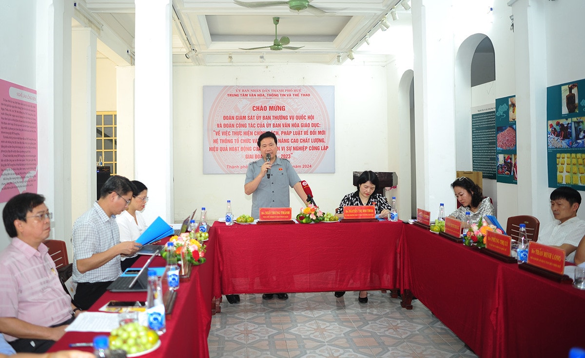 Đoàn giám sát của Ủy ban Thường vụ Quốc hội làm việc với Trung tâm Văn hóa, Thông tin và Thể thao Thành phố Huế -0