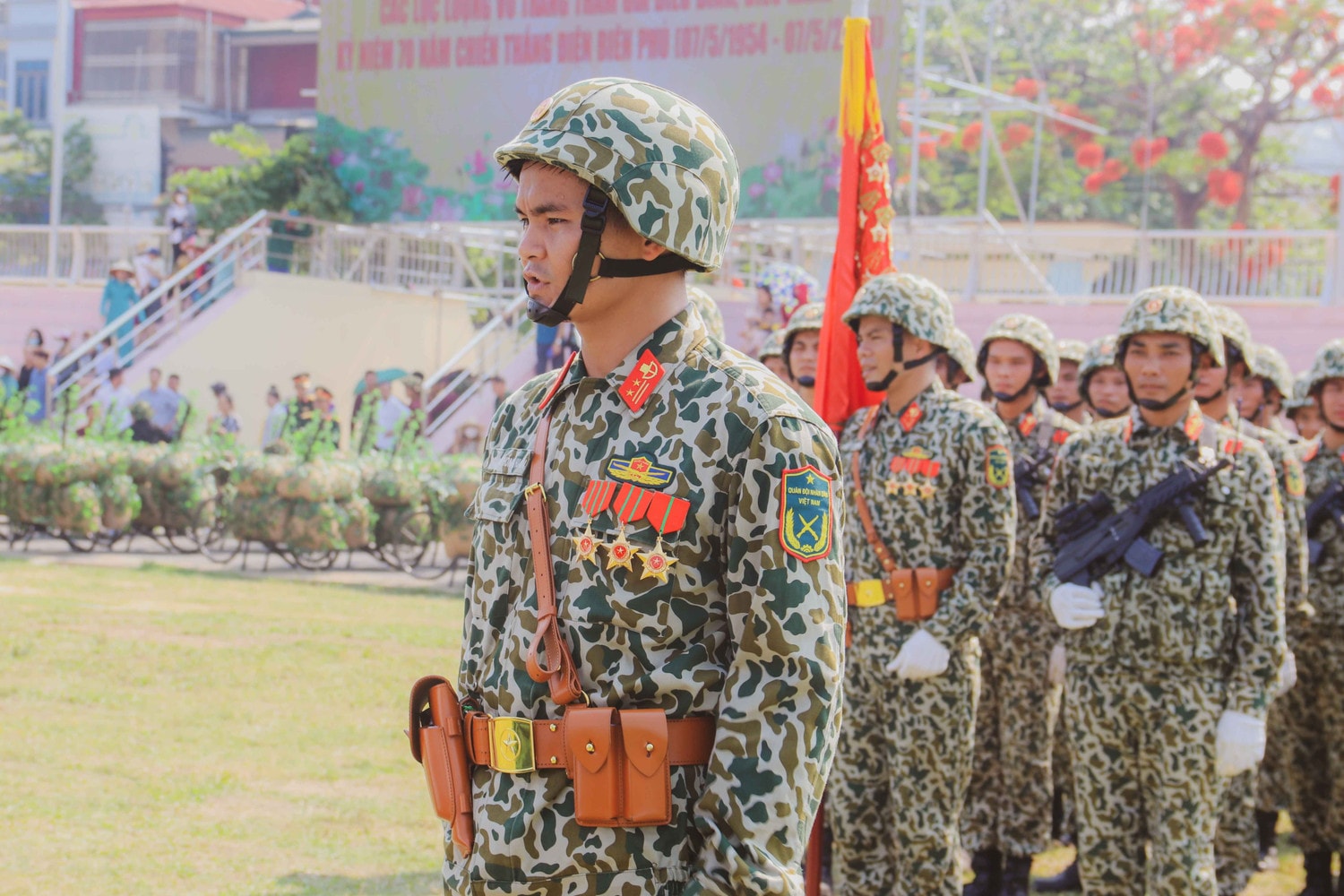 Hợp luyện diễu binh chào mừng Lễ Kỷ niệm 70 năm Chiến thắng Điện Biên Phủ -4