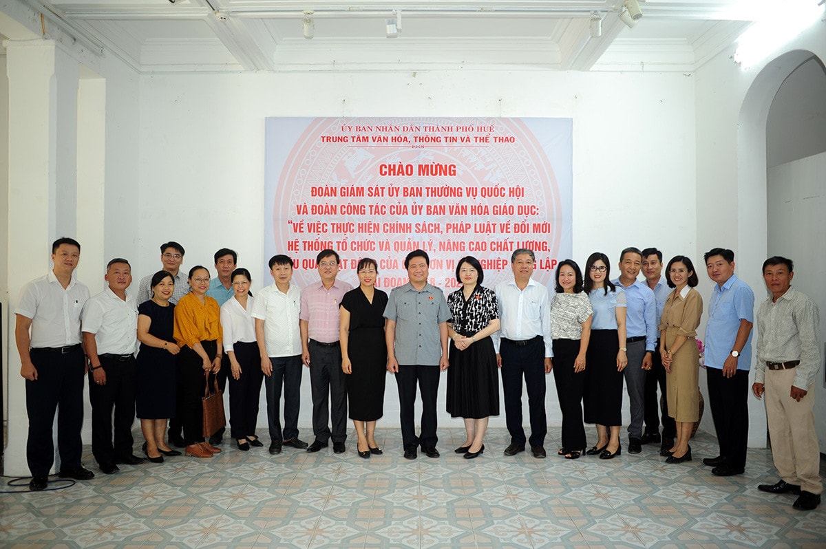 Đoàn giám sát của Ủy ban Thường vụ Quốc hội làm việc với Trung tâm Văn hóa, Thông tin và Thể thao Thành phố Huế -0