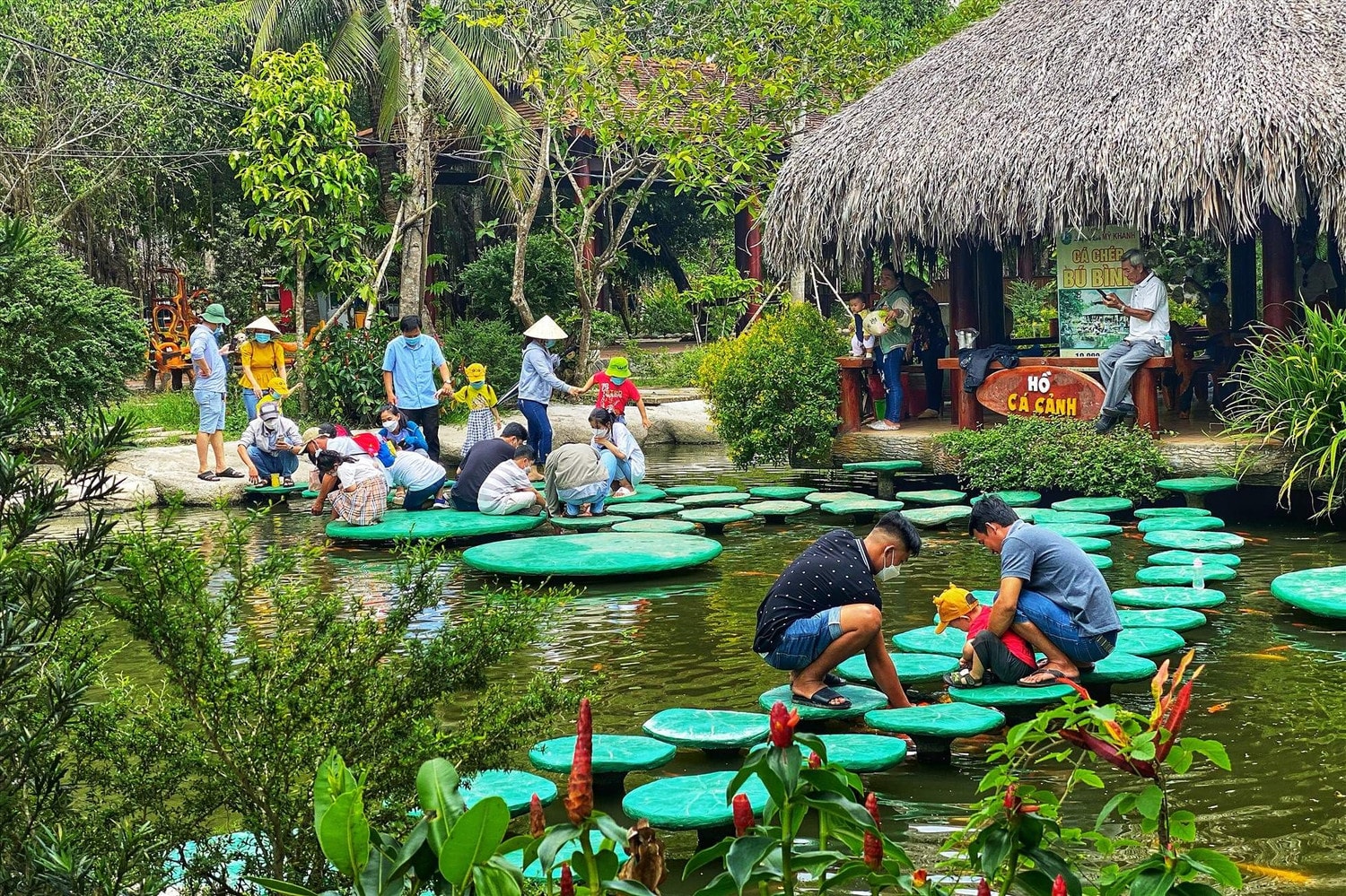 Vùng đất lửa năm xưa nay thành điểm du lịch sinh thái, mỗi năm thu hút hàng trăm nghìn lượt khách trong và ngoài nước. Ảnh: Yến Phương