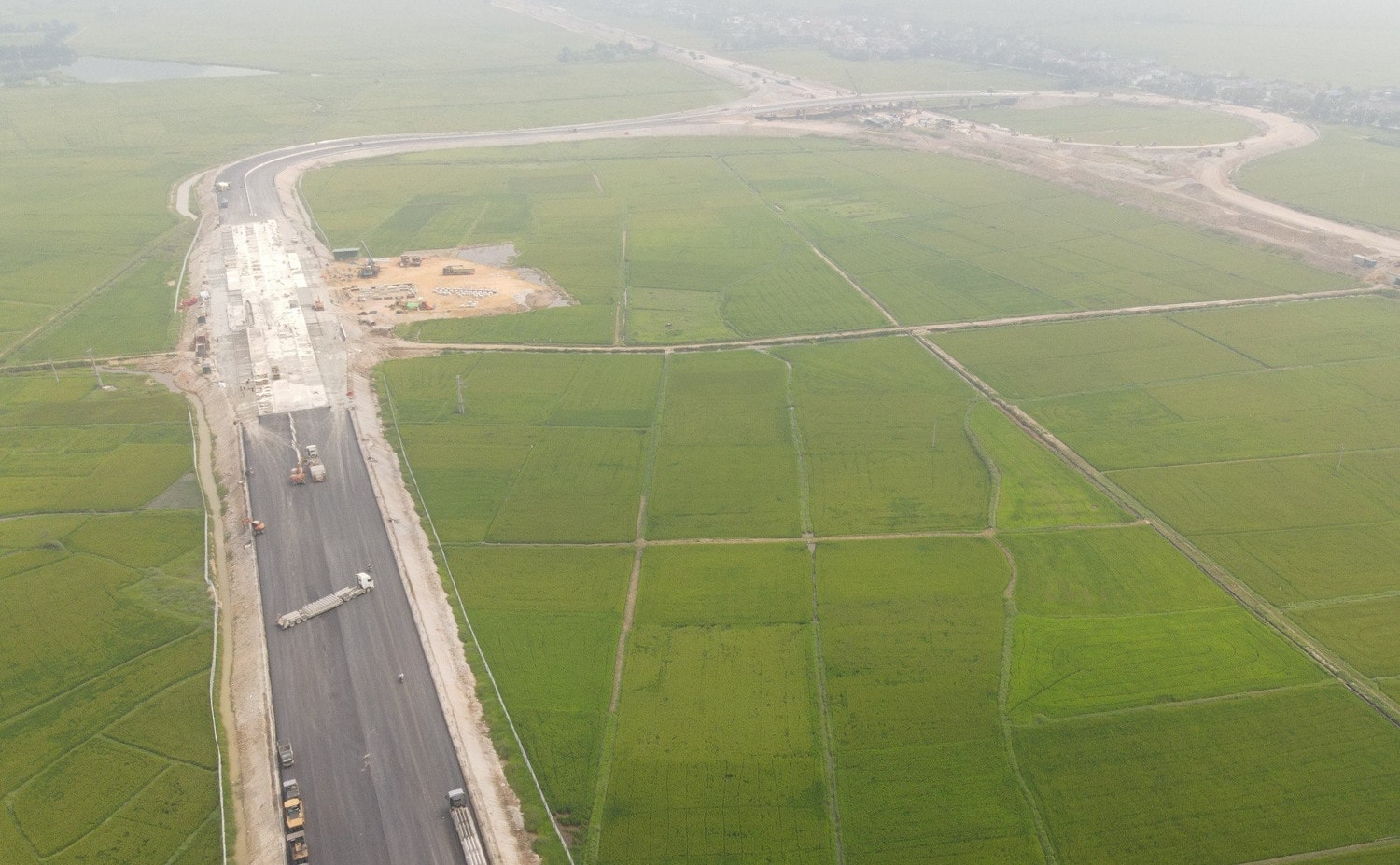 Thông xe cao tốc Diễn Châu - Bãi Vọt -0