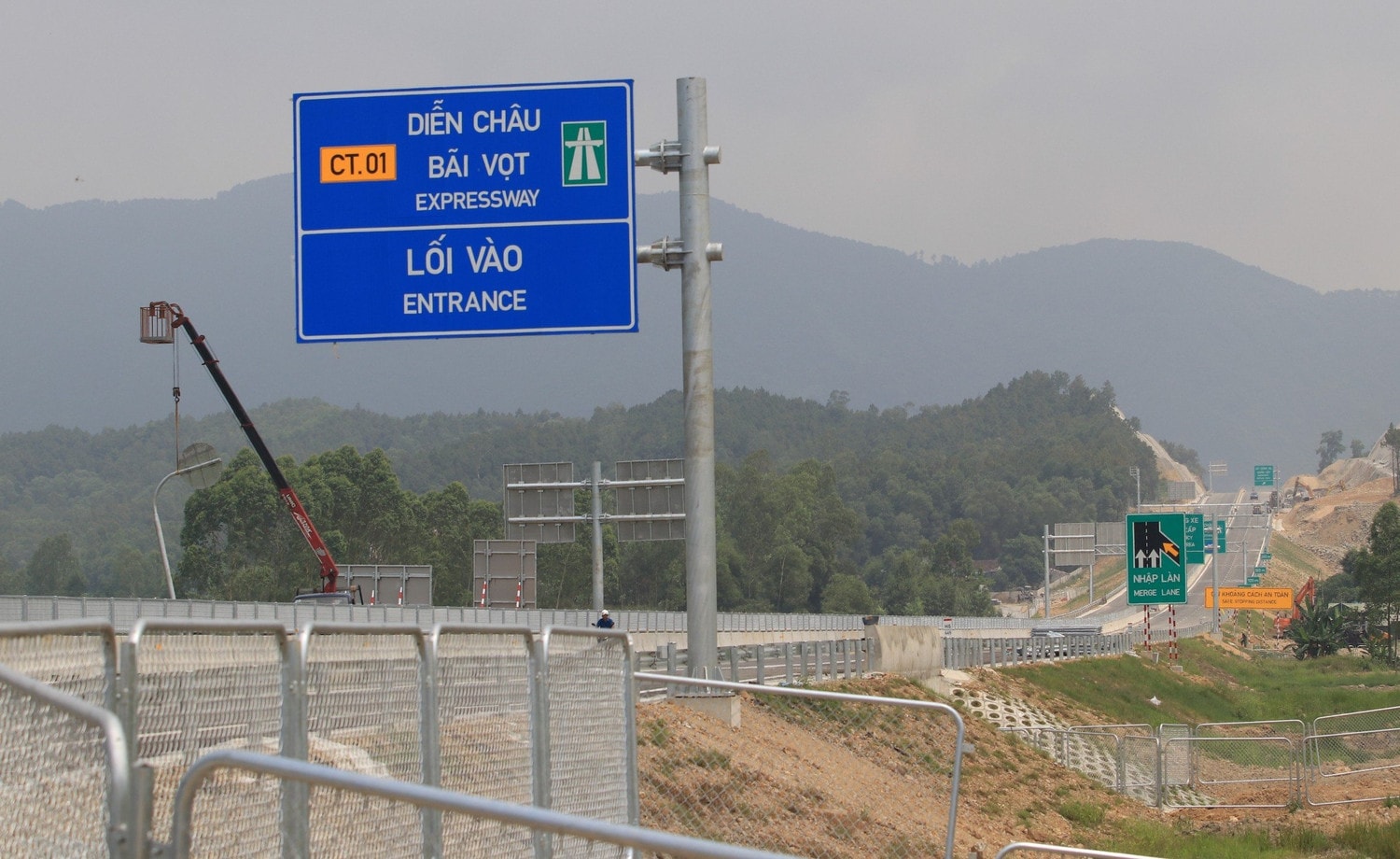 Thông xe cao tốc Diễn Châu - Bãi Vọt -0