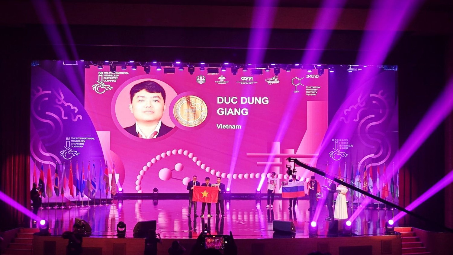 10/10 học sinh Việt Nam đoạt giải cao tại 
