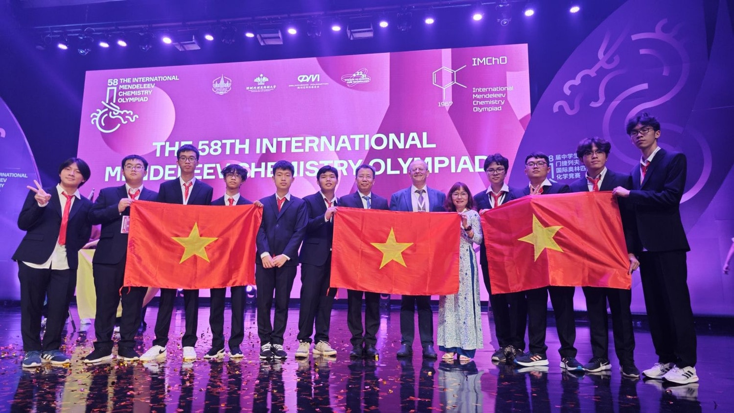 10/10 học sinh Việt Nam đoạt giải cao tại 