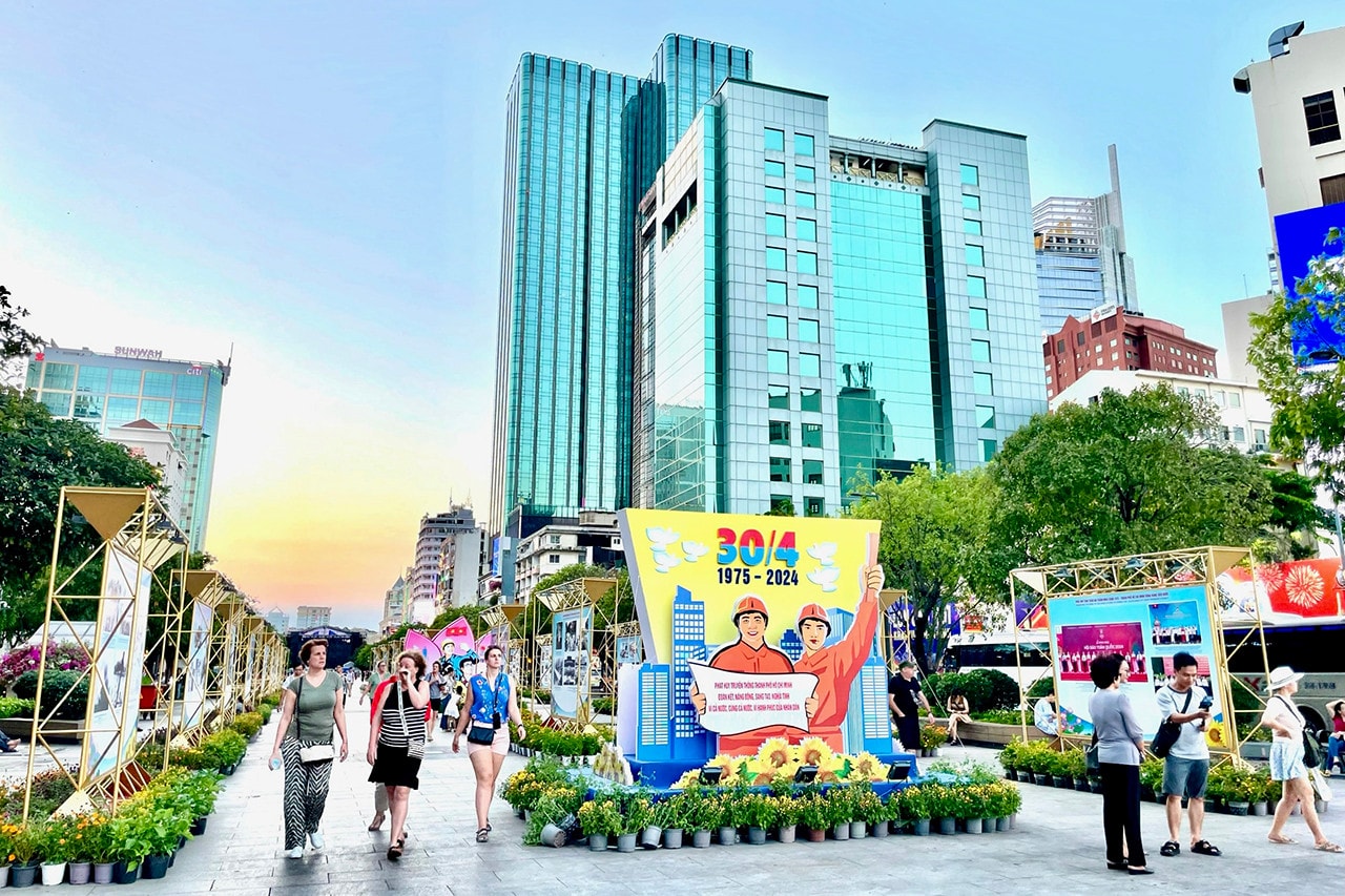Diện mạo TP. Hồ Chí Minh vươn lên mạnh mẽ sau 49 năm giải phóng -0