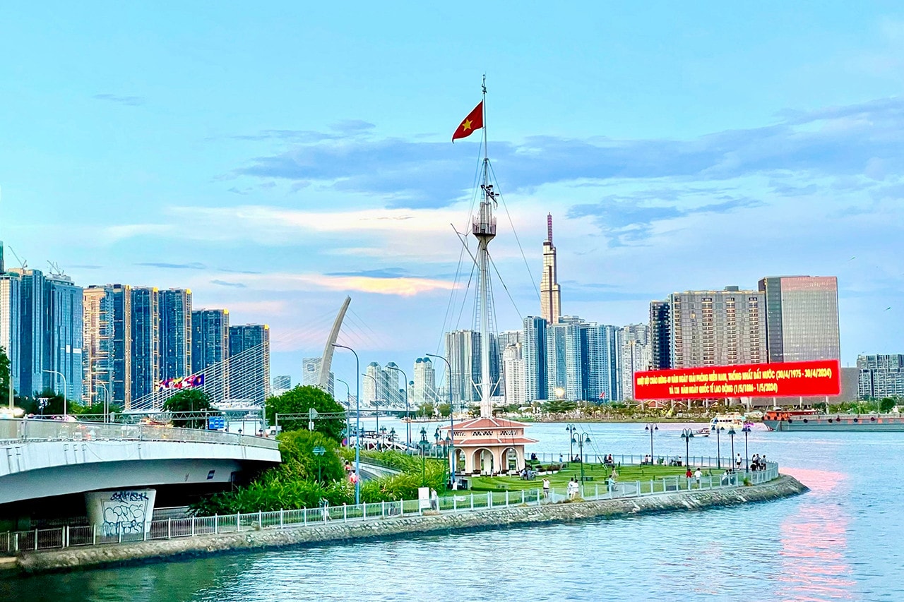 Diện mạo TP. Hồ Chí Minh vươn lên mạnh mẽ sau 49 năm giải phóng -0