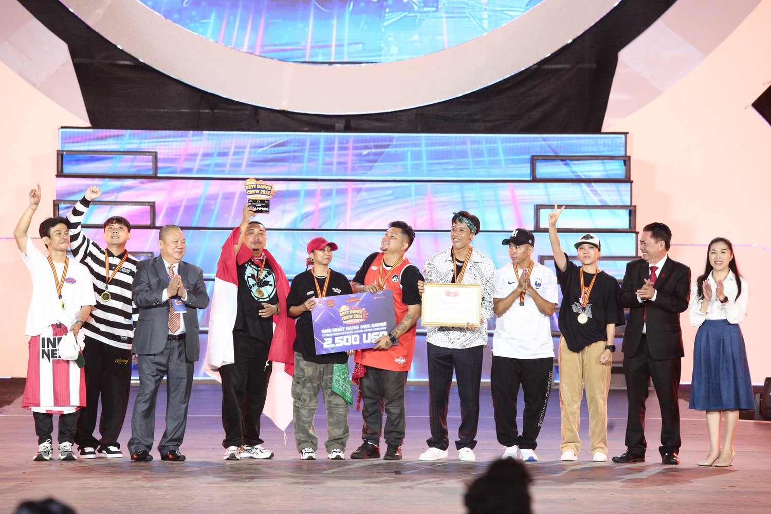 Đội GARUDA giành Quán quân bảng Quốc tế hạng mục Battle của Dalat Best Dance Sôi động lễ hội vũ đạo ngoài trời tại Quảng trường Lâm viên – Đà Lạt