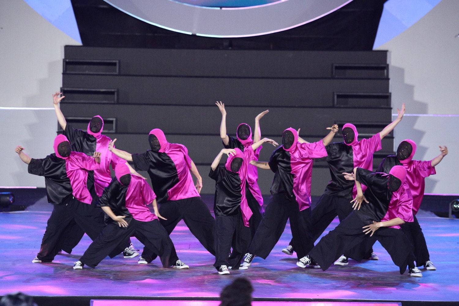 Đội LYRICIST giành giải ba bảng Quốc tế hạng mục Showcase của Dalat Best Dance Crew 2024 - Hoa Sen Home International Cup Sôi động lễ hội vũ đạo ngoài trời tại Quảng trường Lâm viên – Đà Lạt