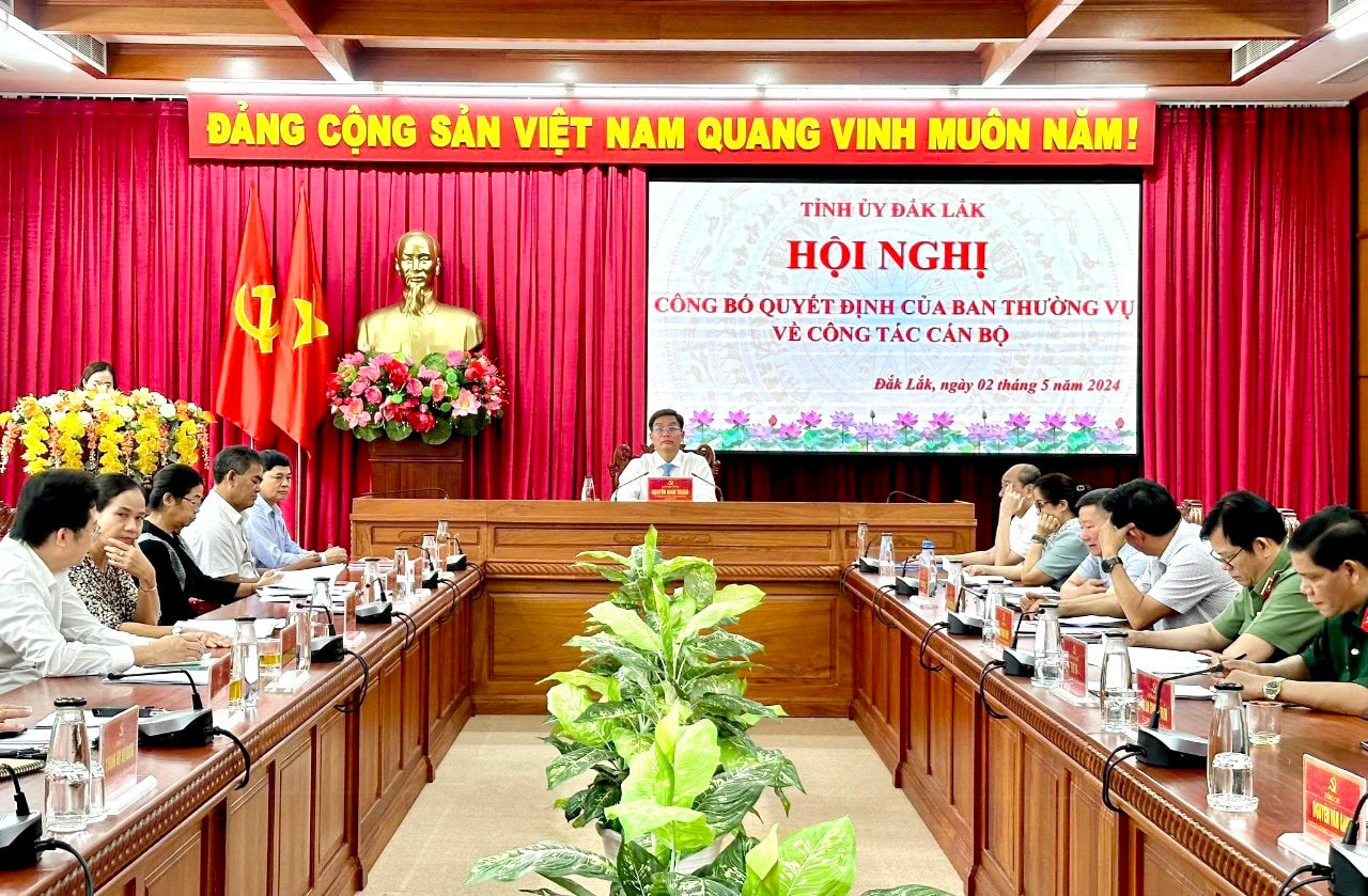 Công bố Quyết định về công tác cán bộ của Ban thường vụ Tỉnh uỷ Đắk Lắk -0
