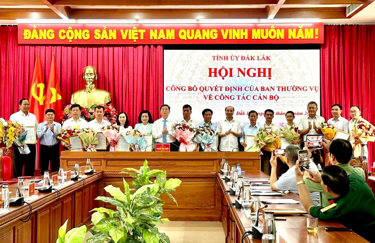 Công bố Quyết định về công tác cán bộ của Ban thường vụ Tỉnh uỷ Đắk Lắk -0