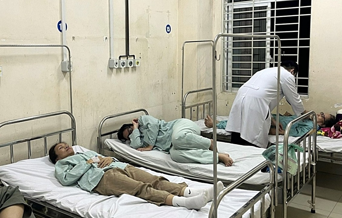 Long Khánh, Đồng Nai: Hàng trăm người nhập viện sau khi ăn bánh mỳ -0