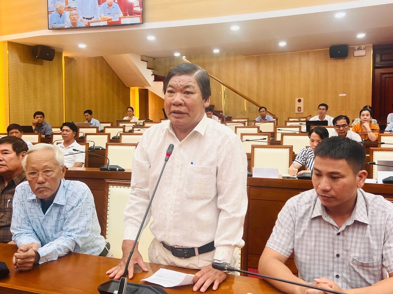 Đoàn ĐBQH tỉnh Quảng Ngãi: tiếp xúc chuyên đề với ngư dân -0