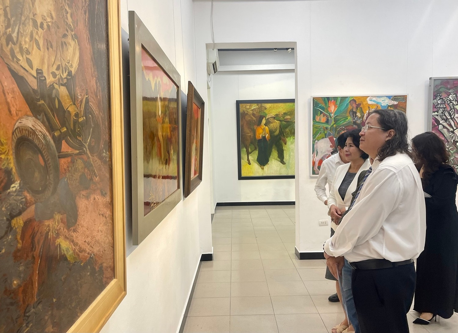 Khai mạc triển lãm mỹ thuật kỷ niệm 70 năm ngày Chiến thắng Điện Biên Phủ -0