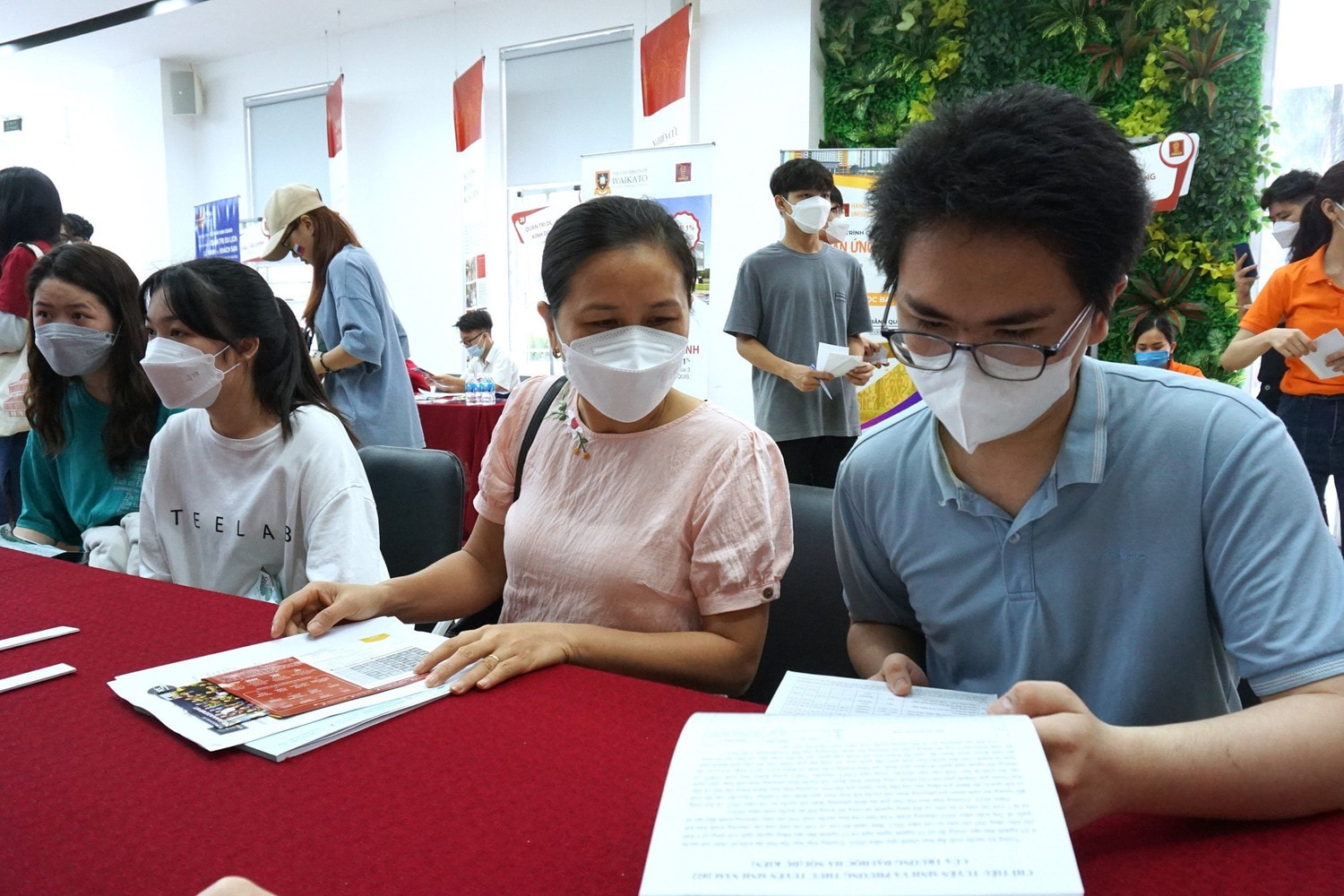 Phó Hiệu trưởng Trường Đại học Hà Nội nói bí quyết tăng cơ hội trúng tuyển vào các ngành “hot” -0