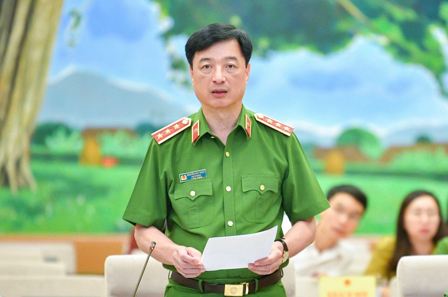 Phó Chủ tịch Quốc hội, Thượng tướng Trần Quang Phương dự phiên thẩm tra dự án Luật Quản lý, sử dụng vũ khí, vật liệu nổ và công cụ hỗ trợ (sửa đổi)