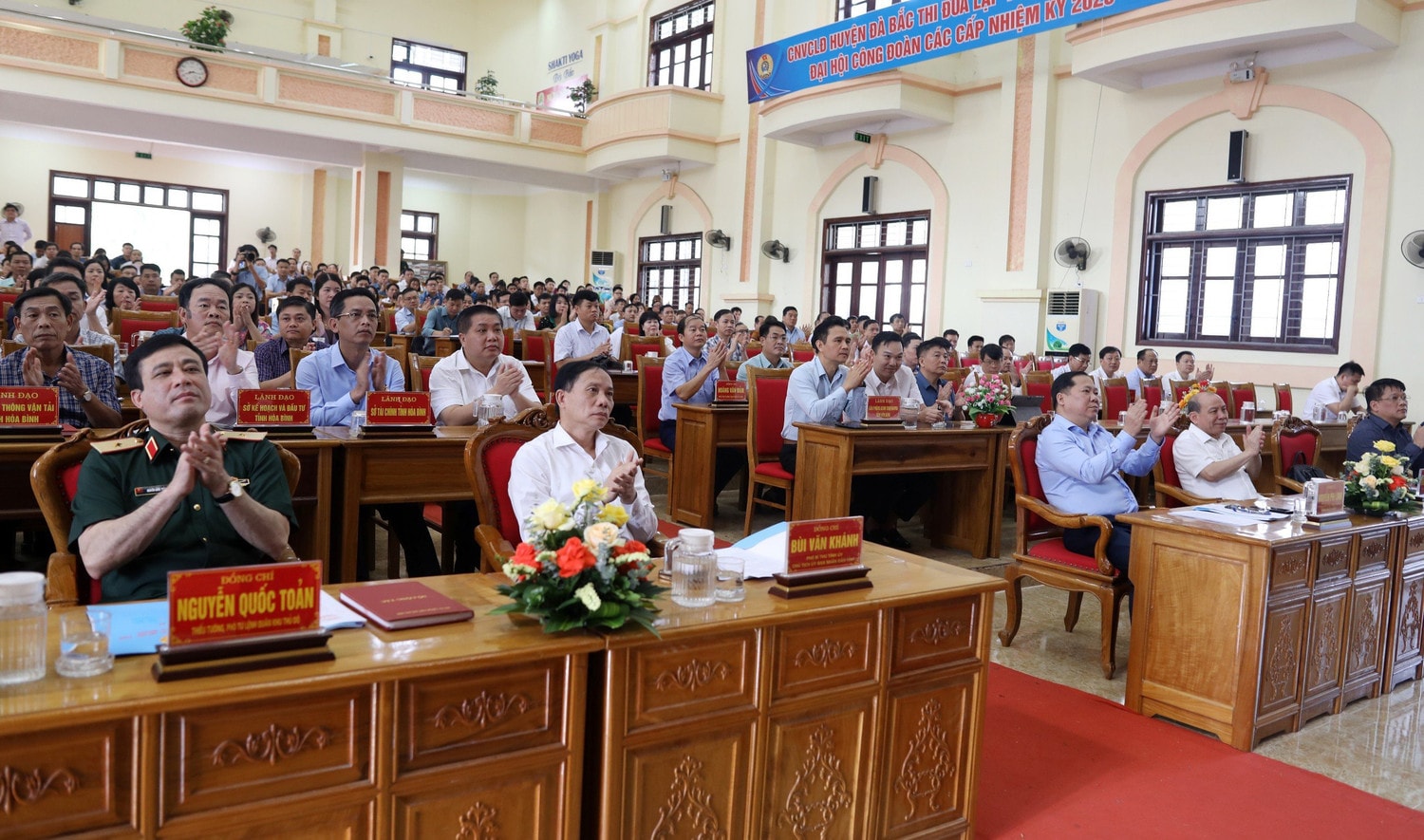 Các đại biểu tham dự hội nghị. Ảnh Bùi Hiển