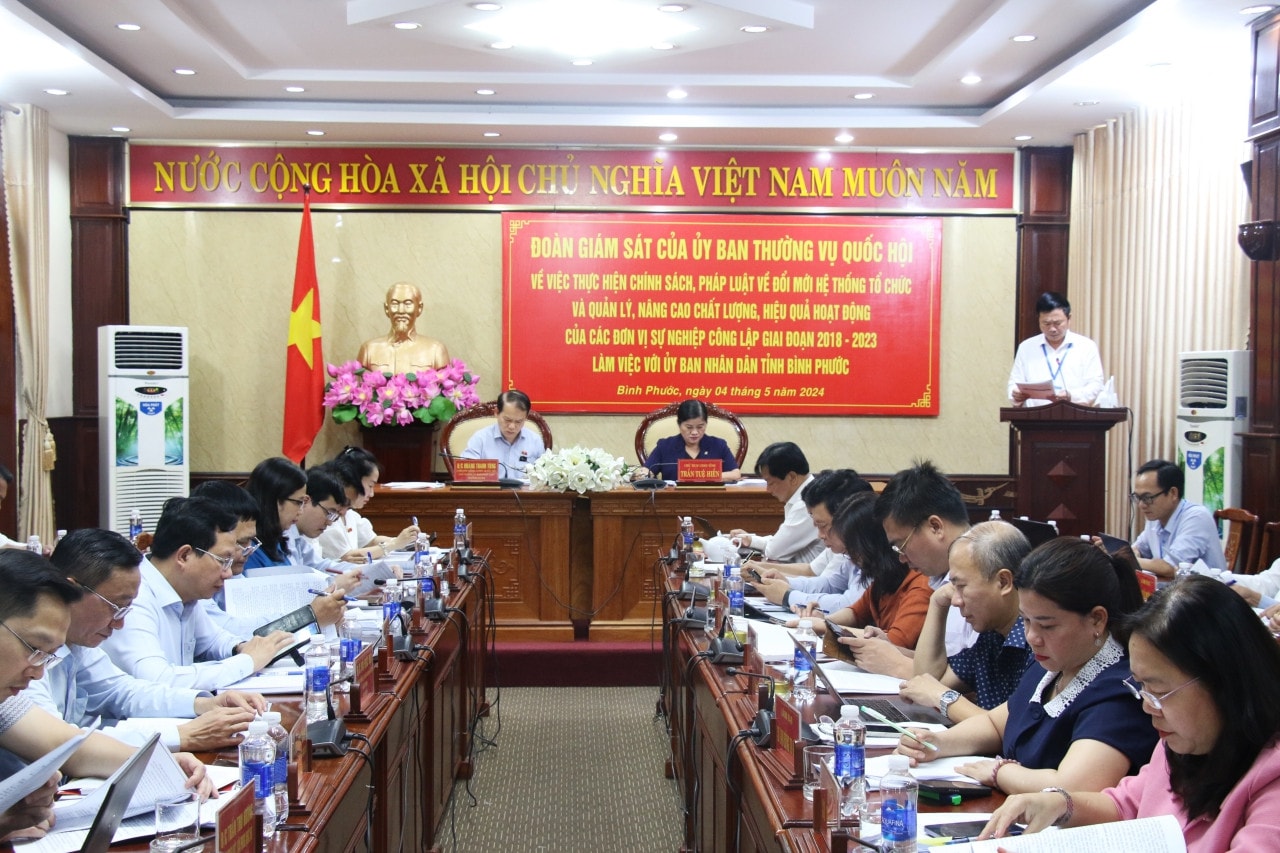 Đoàn giám sát của Ủy ban Thường vụ Quốc hội làm việc với UBND tỉnh Bình Phước
