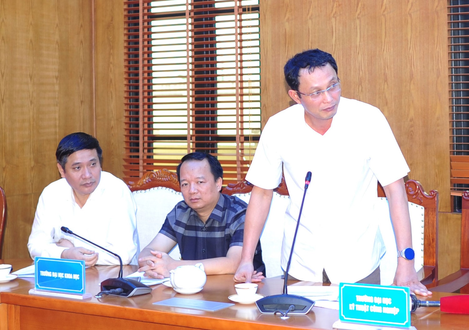 Đoàn giám sát của Ủy ban Thường vụ Quốc hội về đơn vị sự nghiệp công lập làm việc với Đại học Thái Nguyên -0