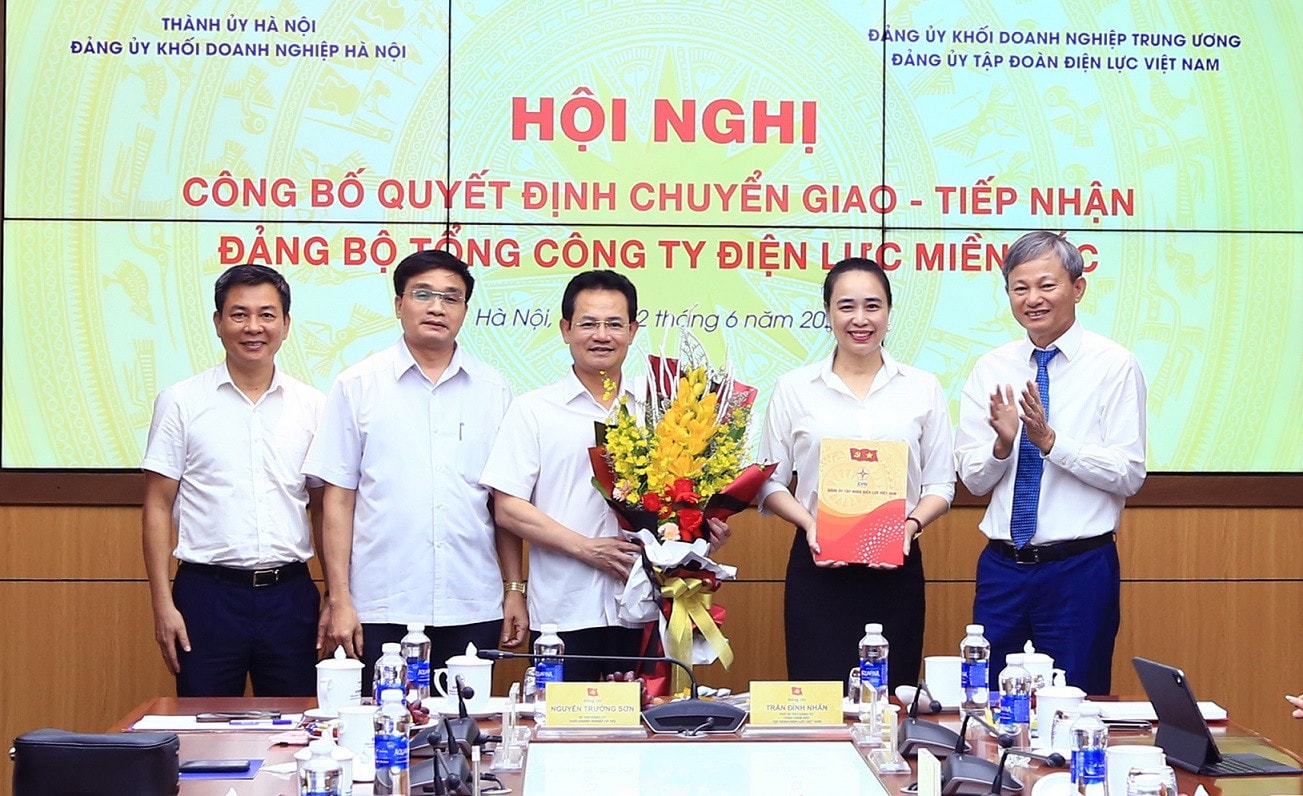 Không ngừng đẩy mạnh công tác xây dựng Đảng -0