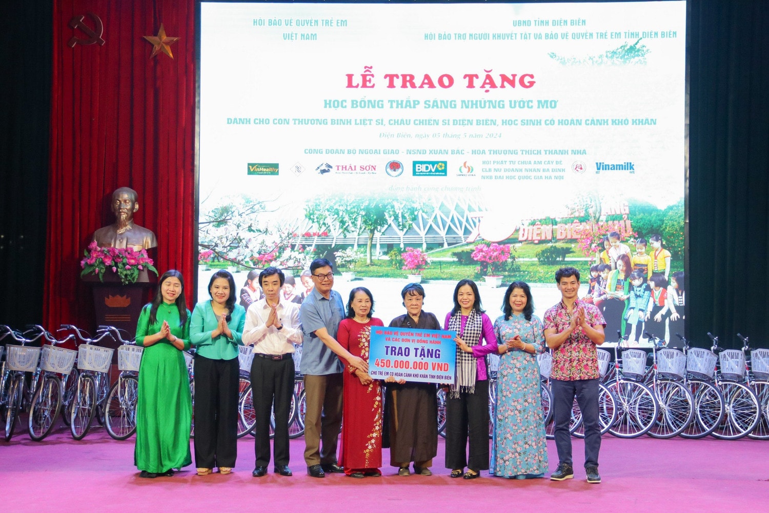 Thắp sáng ước mơ trẻ em Điện Biên -0