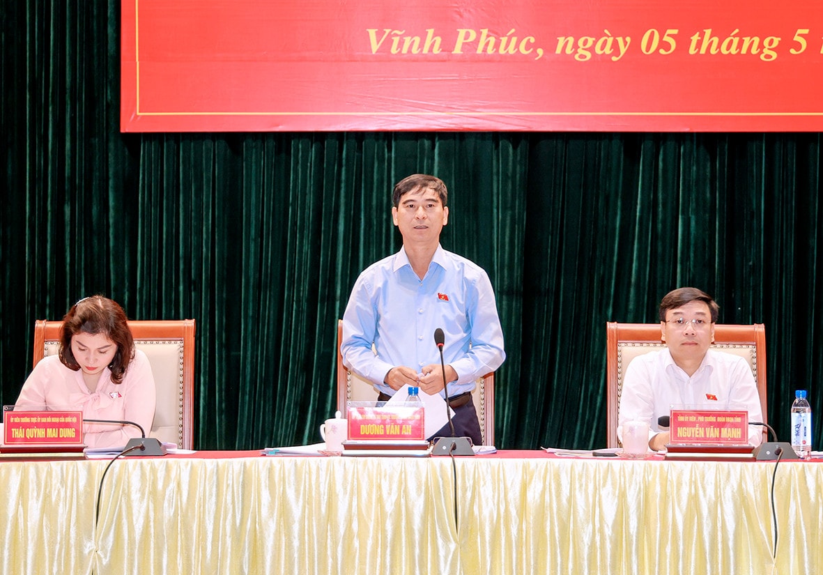 Bí thư Tỉnh ủy, Trưởng Đoàn ĐBQH tỉnh Dương Văn An phát biểu tại Hội nghị Đoàn ĐBQH tỉnh Vĩnh Phúc TXCT là công nhân lao động -0
