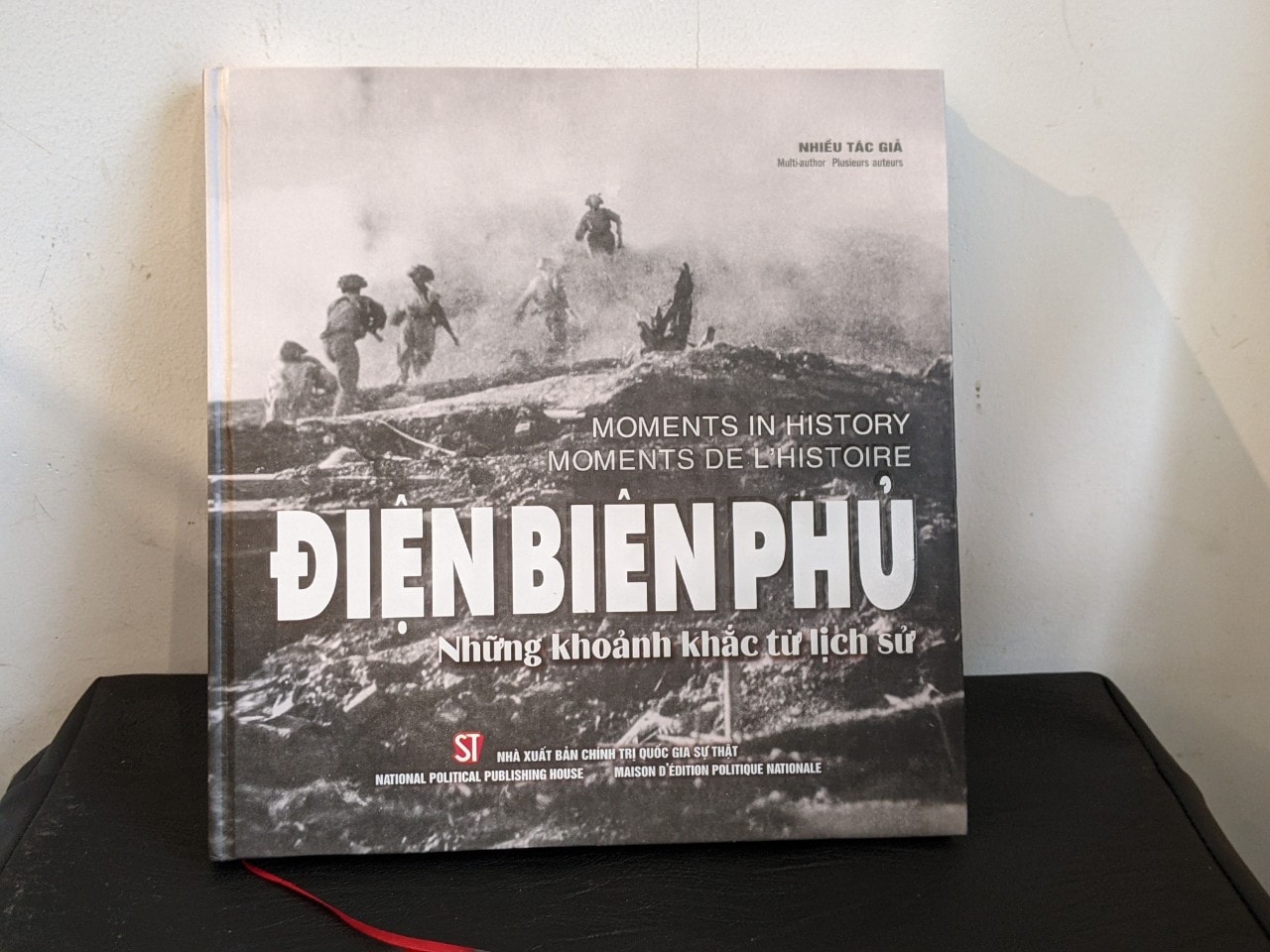 Xuất bản sách “Điện Biên Phủ - Những khoảnh khắc lịch sử” bằng 3 thứ tiếng -0