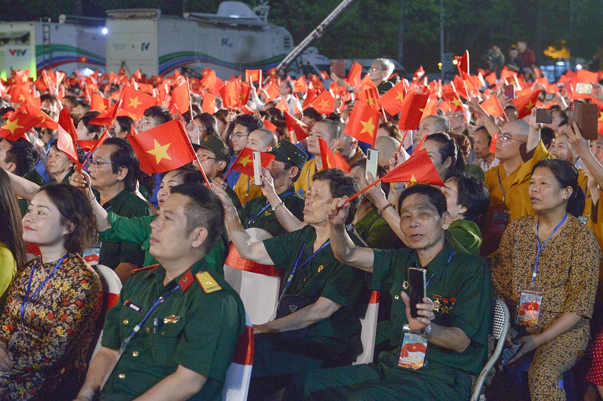 Thủ tướng Phạm Minh Chính tham dự Chương trình Cầu truyền hình “Dưới lá cờ Quyết thắng” kỷ niệm 70 năm Chiến thắng Điện Biên Phủ -0