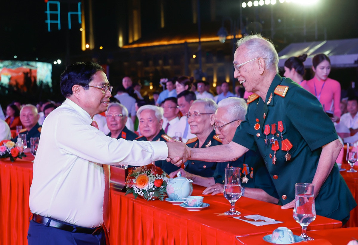 Thủ tướng Phạm Minh Chính tham dự Chương trình Cầu truyền hình “Dưới lá cờ Quyết thắng” kỷ niệm 70 năm Chiến thắng Điện Biên Phủ -0