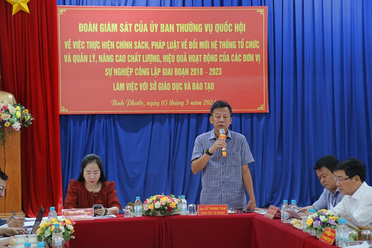 Đoàn giám sát của Ủy ban Thường vụ Quốc hội làm việc với Sở Giáo dục và đào tạo tỉnh Bình Phước -0