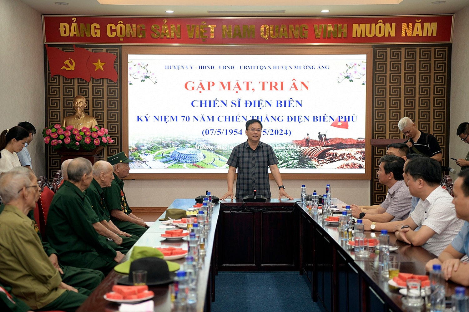 Huyện Mường Ảng tổ chức các hoạt động tri ân Chiến sĩ Điện Biên -0