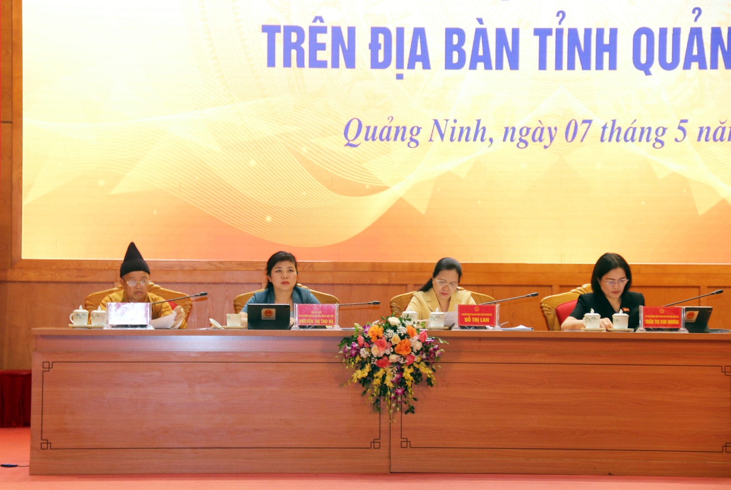 Các vị ĐBQH tỉnh Quảng Ninh chủ trì hội nghị img_9394.jpg - 0