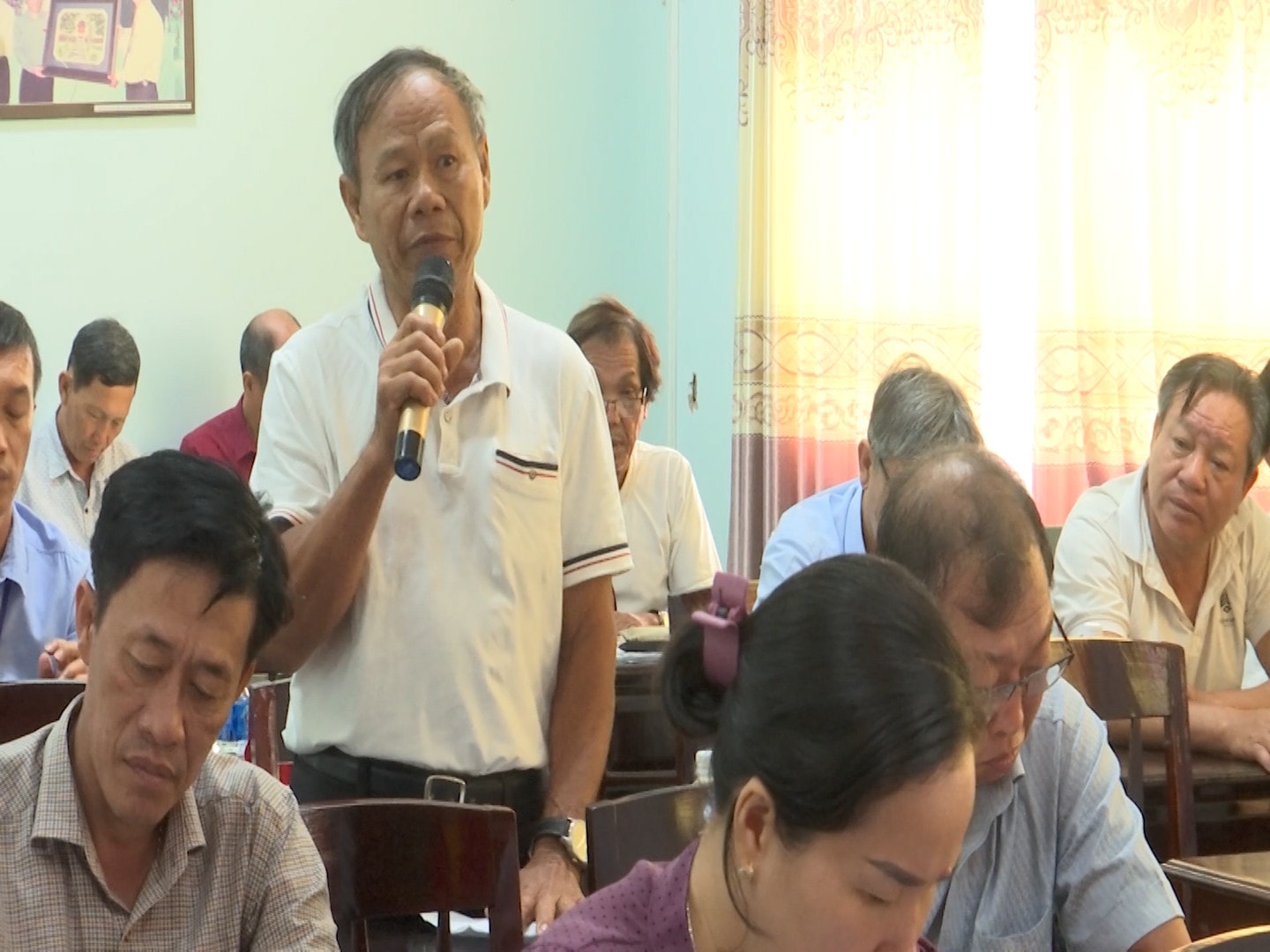 Cử tri Bình Thuận đề nghị cần sớm xây dựng dự án kè chắn sóng, khu neo đậu tàu thuyền, tránh trú bão tại Mũi Né -0